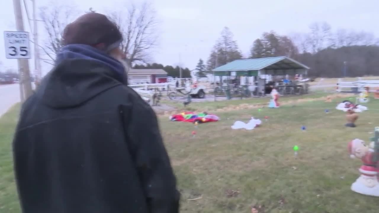 Seymour man creates Christmas light show at his home, encourages donations for Salvation Army