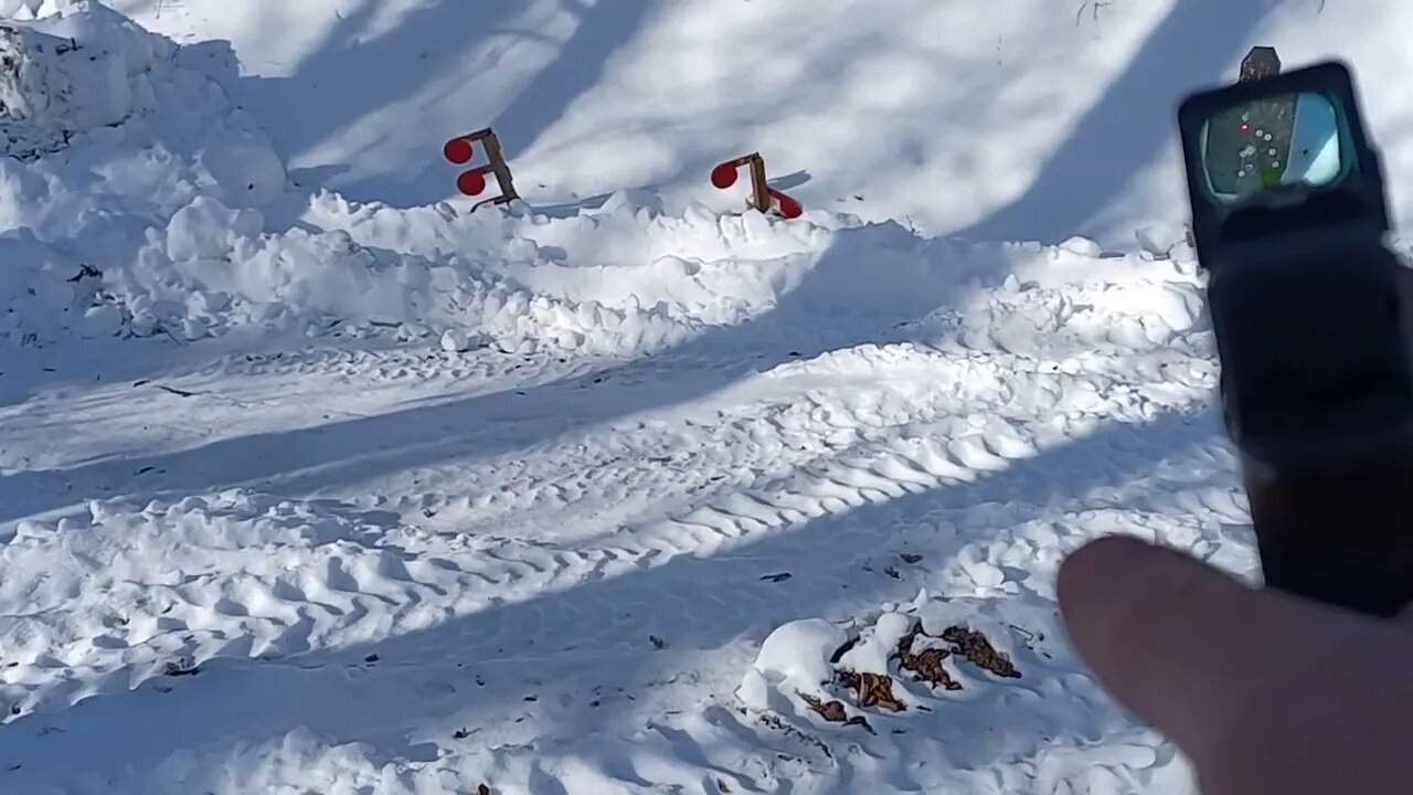 Holosun Dot vs Circle in Snow