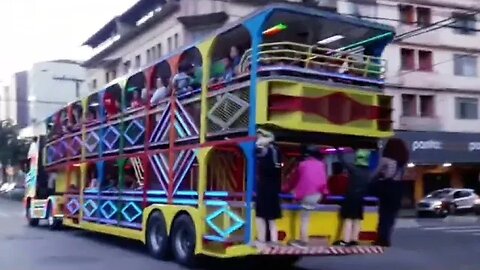 TOP TOP TOP, DANÇANDO FOFÃO, CHAVES, CHIQUINHA E KIKO NA CARRETA DA ALEGRIA TREM BALADA 32