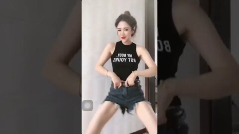 🍓我们又不是很熟，所以你叫我美女就好啦#shorts #tiktok