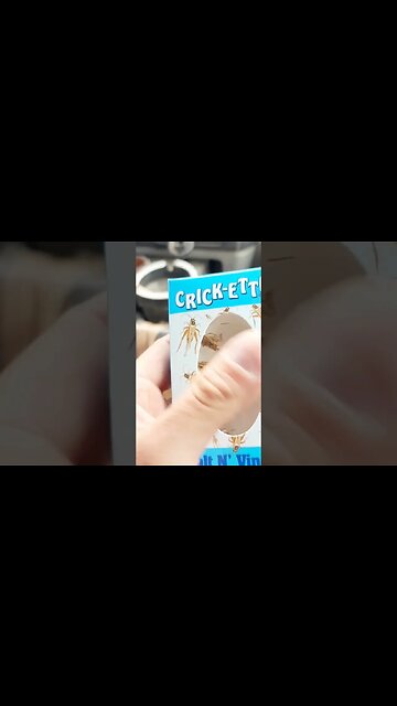 EAT ZE BUGS!!! #eatzebugs