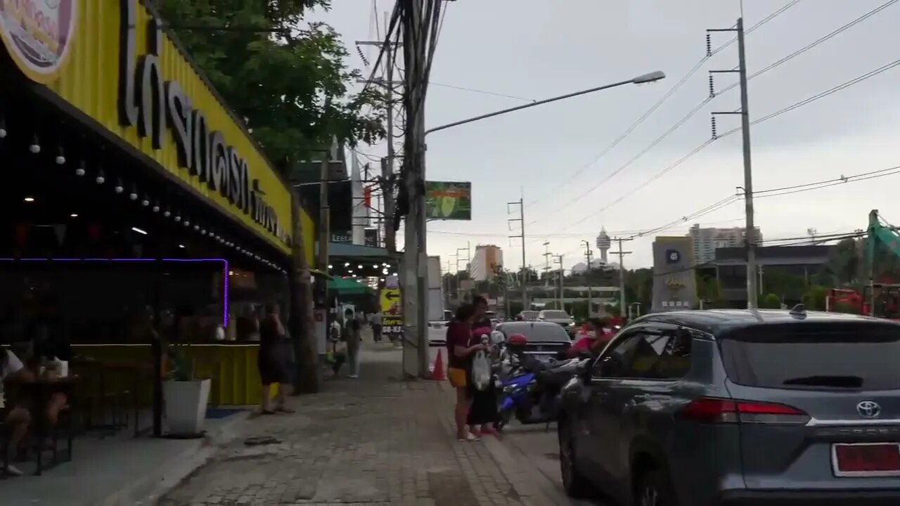 2Amazing Grilled Chicken Served By Beautiful Thai Lady - Thailand Street Food3 1