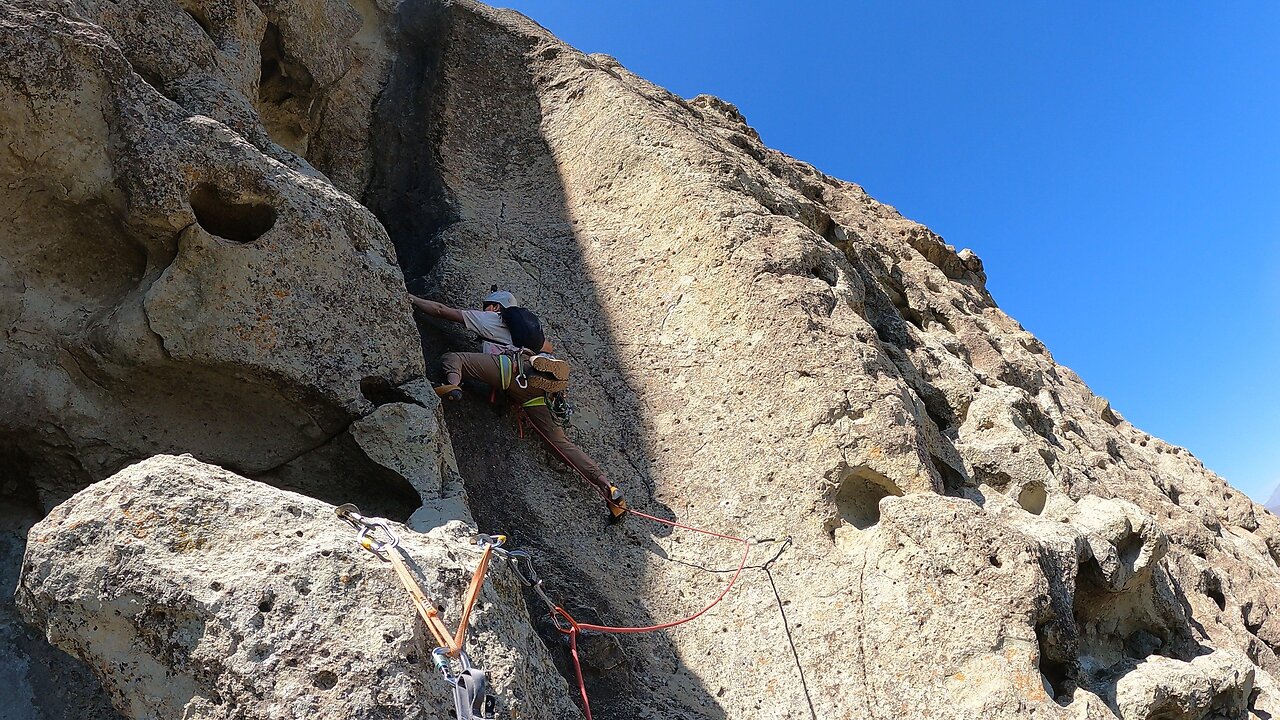 Escalando "Microclima" en Torrecillas