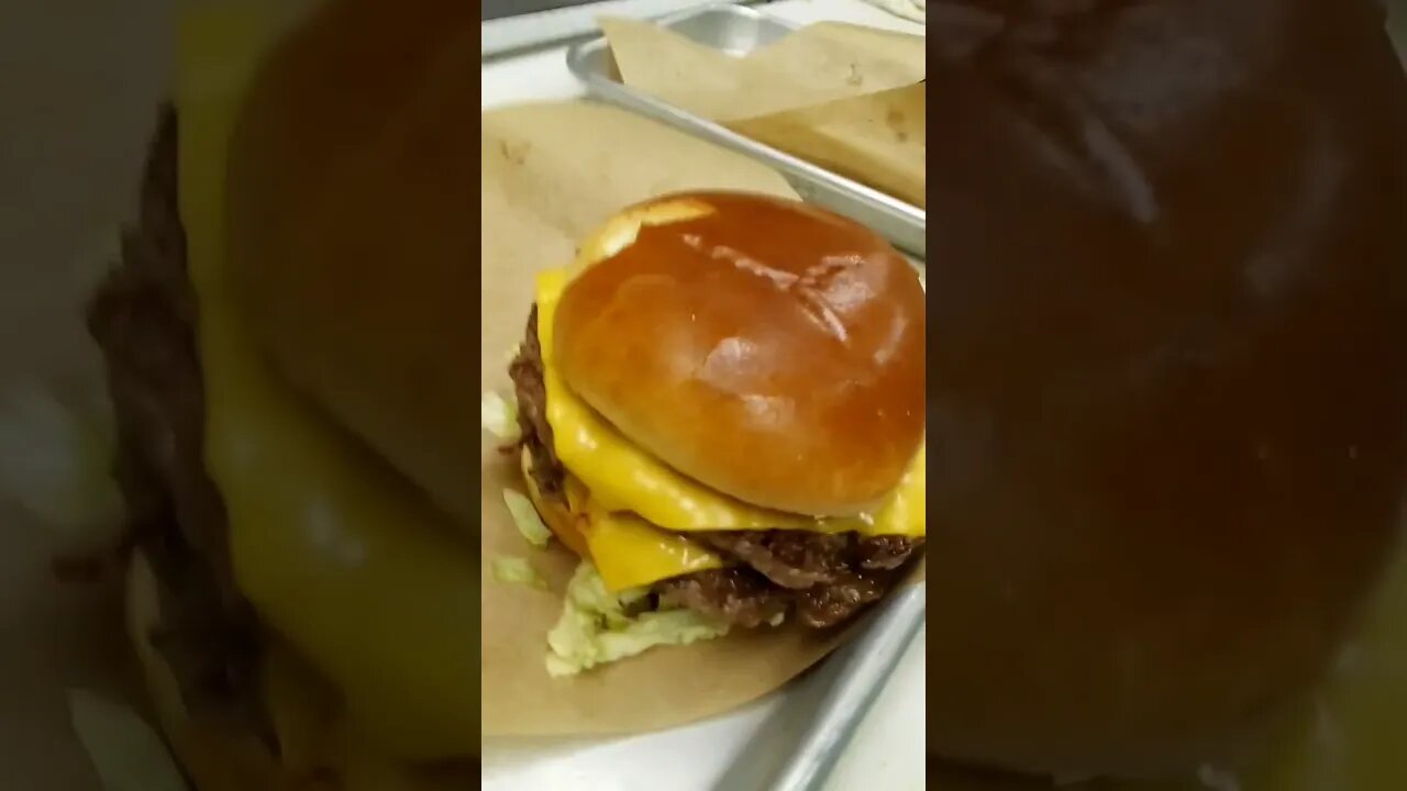 Two for You #eatburger #burger #food #besthamburger #burgerlovers