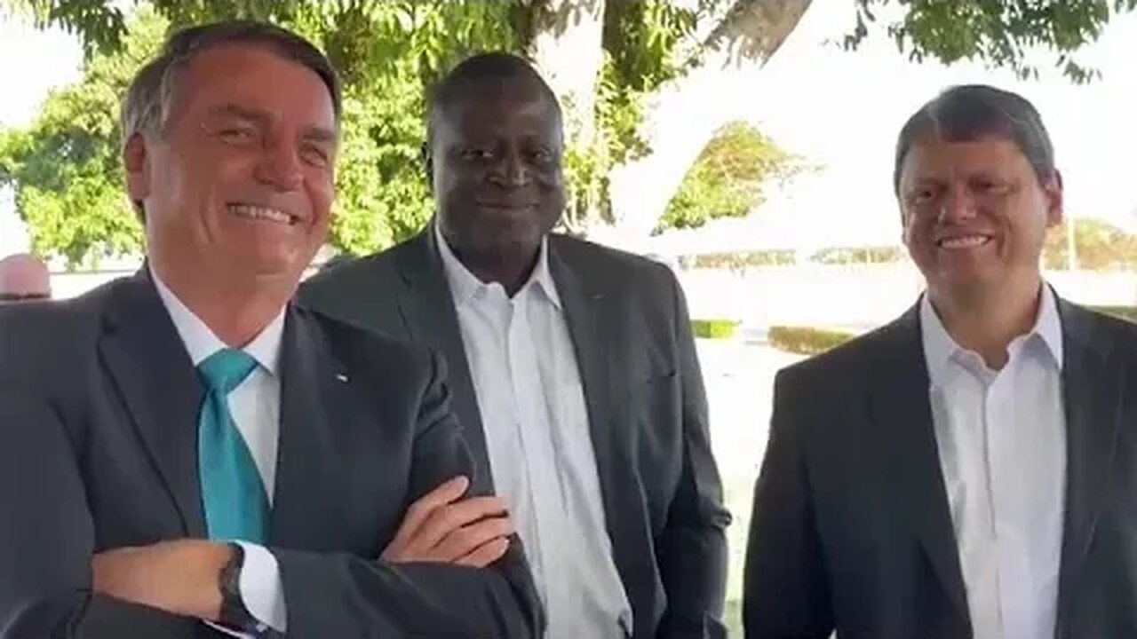 Bolsonaro cita conversa com Pr. da Ucrânia, Negociação Rússia, Vídeo Atentado, Petrobras e mais