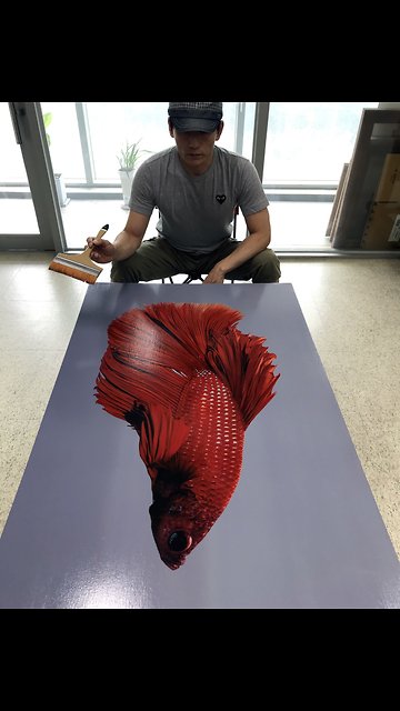 Hyperrealistic oil painting looks disturbingly real