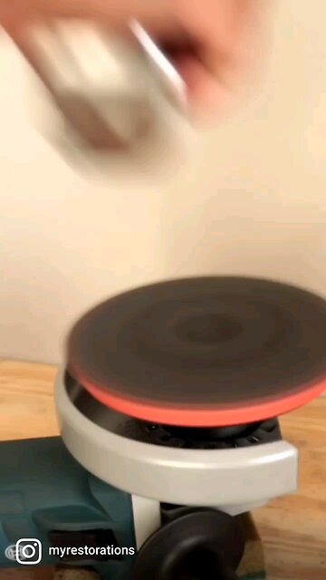 Polishing metal Hammer with grinder