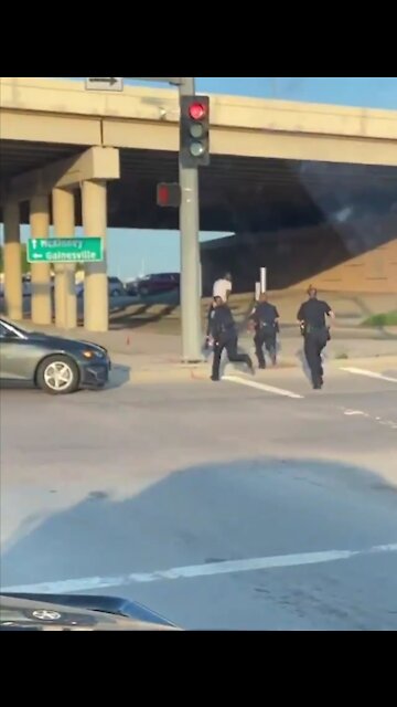 Funny video of a stalker from Texas shows that the police need sports more