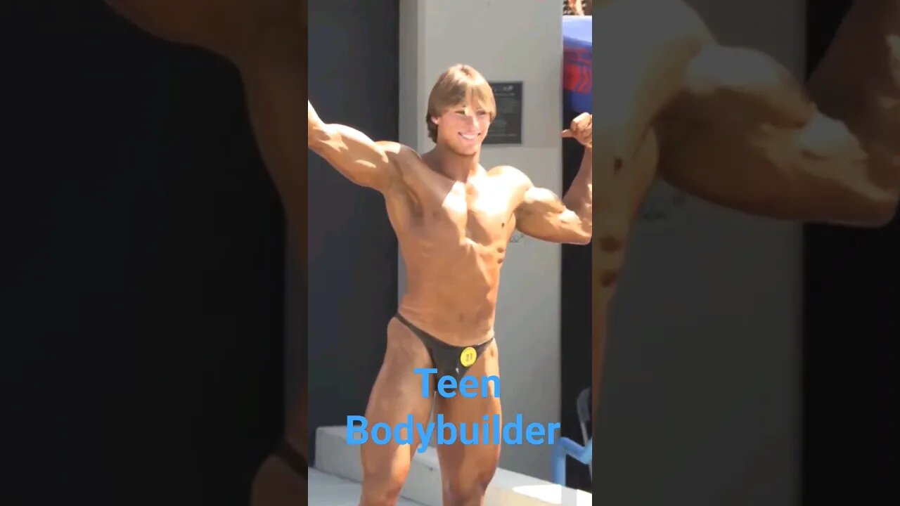 Teen Bodybuilder Dominates Bodybuilding Show #shorts #musclebeach #fitness