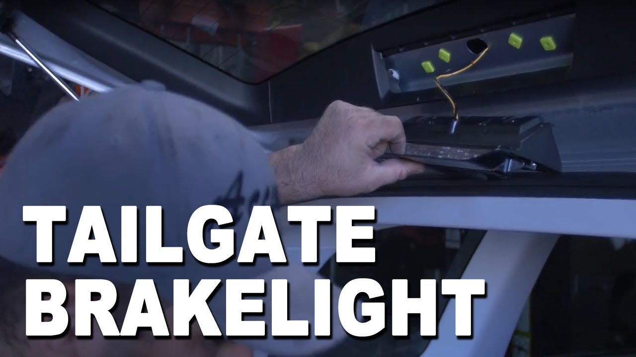 How to remove a Tailgate Brake Light - 2010 Subaru Forester