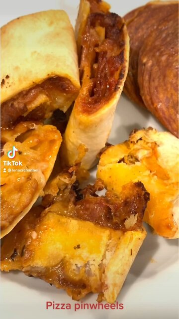 Keto Pizza Pinwheels Recipe.