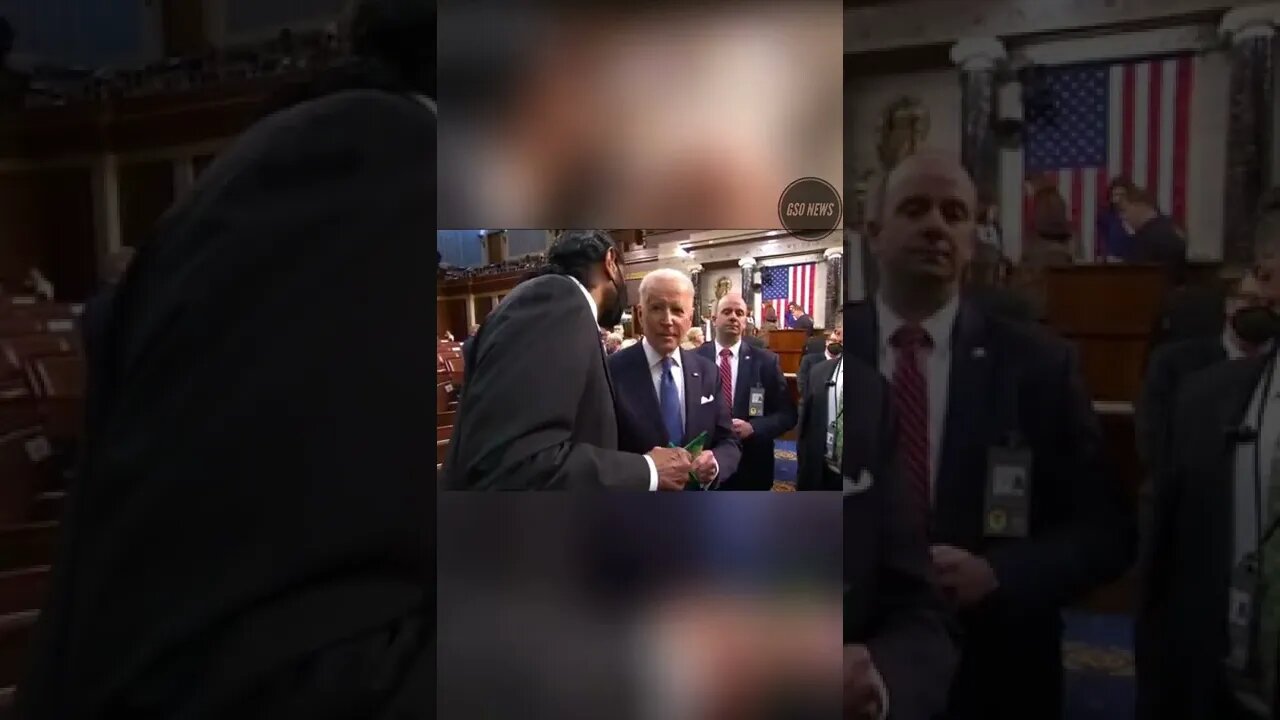 Man asks Biden for autograph ✍️ & selfie 🤳 after State Of The Union Address