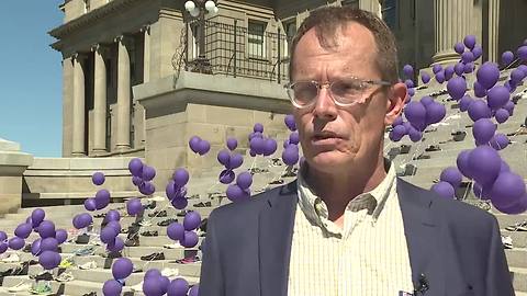 Empty shoes and balloons puts opioid epidemic in perspective at the state capitol