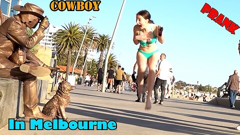 Cowboy_prank in Melbourne Part 1 .awesome reactions.don't miss it lelucon statue prank. luco patung