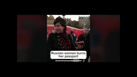 Russian women burns her passport in support for Ukraine!