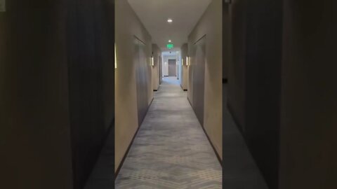 Esse corredor não tem fim! Hotel do beco sem saída! #hotel #shorts #corredores
