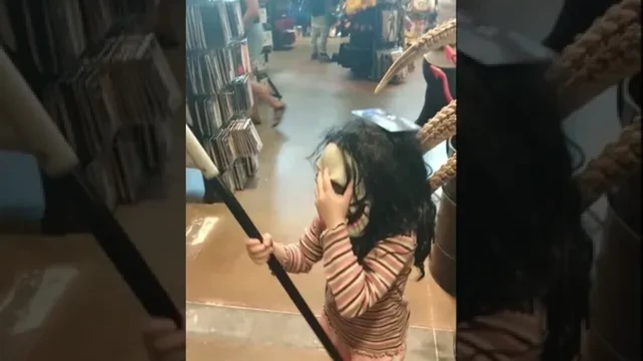 4 Year Old scaring customers in Spirit Halloween