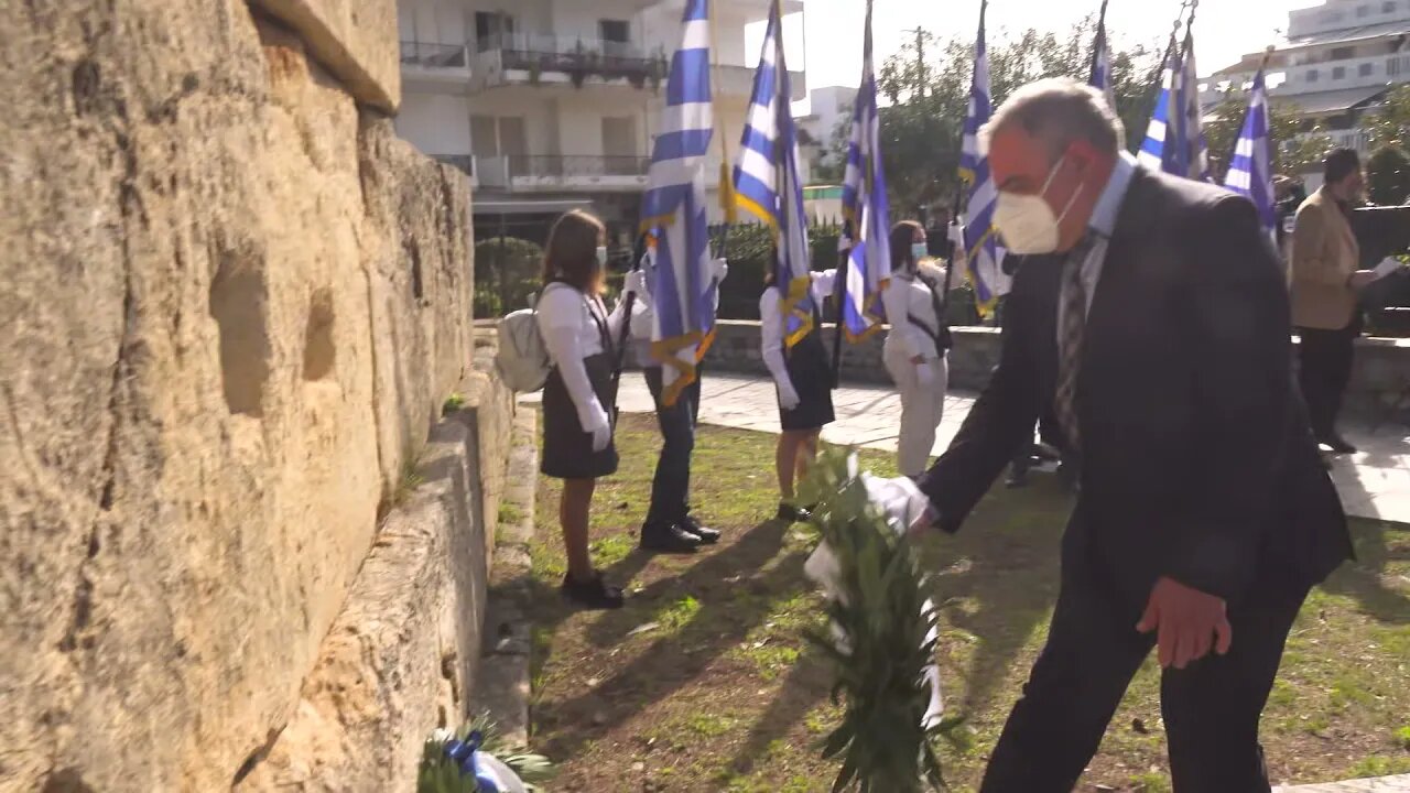 ΚΑΤΑΘΕΣΗ ΣΤEΦΑΝΙΩΝ ΑΠΟ ΤΑ ΣΧΟΛΕΙΑ ΤΗΣ ΣΠΑΡΤΗΣ