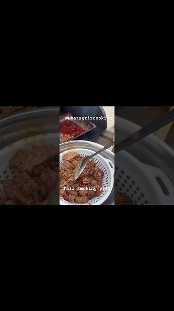 #whatsgrizcooking #fallflavors #autumndelites #chili #kiltedtexan fall smoking pt4C