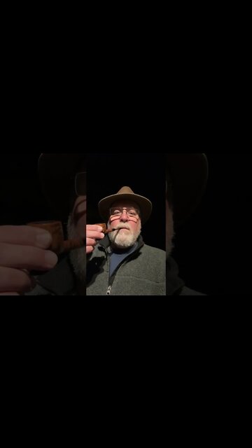 It’s Chilly Outside. #pipesmoking #ytpc #ytpcpipecommunity #hobbitlife