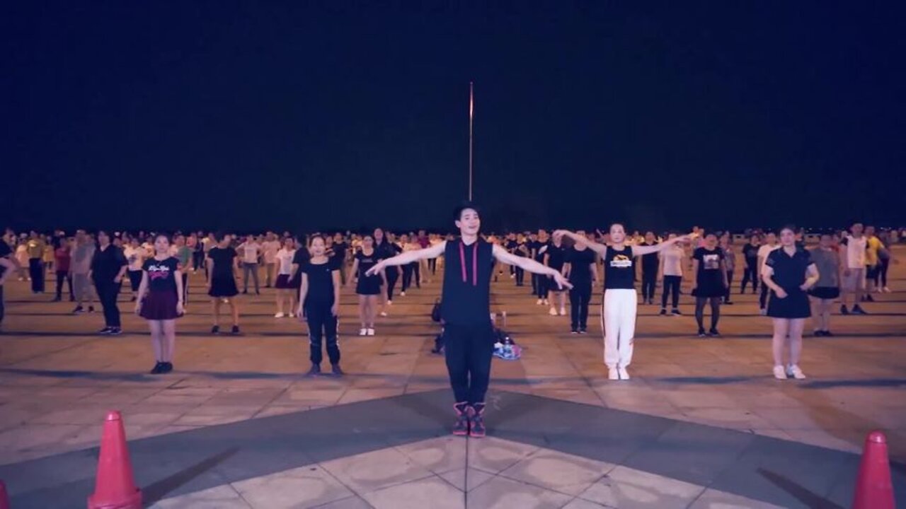广场舞《送你一首吉祥的歌》动感优美，简单好看，引全民舞动~【順能炫舞團】