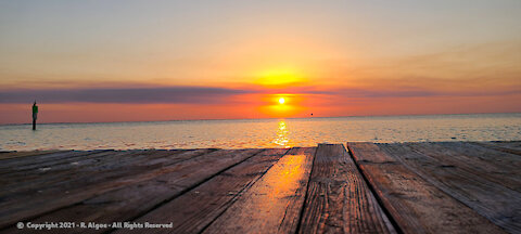 Sittin' on my boat, watching the sunset - listening to Zeppelin on the radio