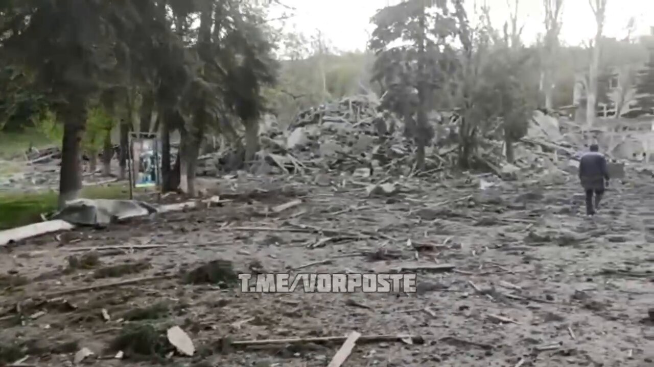 All that remains of one of the barracks of Ukrainian forces as a result of recent strikes by Russian forces in Donbass