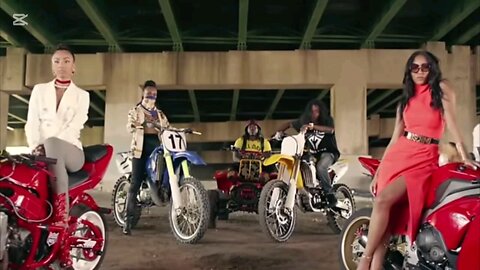 Migos ft. Lil Uzi Vert - Bad & Boujee