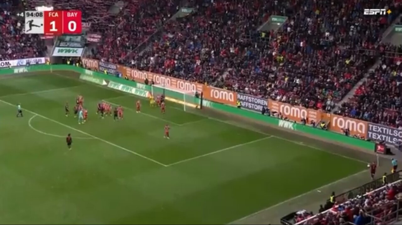 GIKIEWICZ DENIES NEUER TO SECURE THE WIN OVER BAYERN 😱