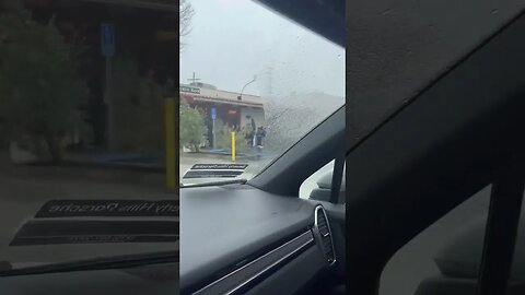 Customers queue outside First Republic Bank branch in California #viral