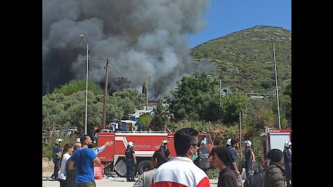Fire in refugee camp in Samos