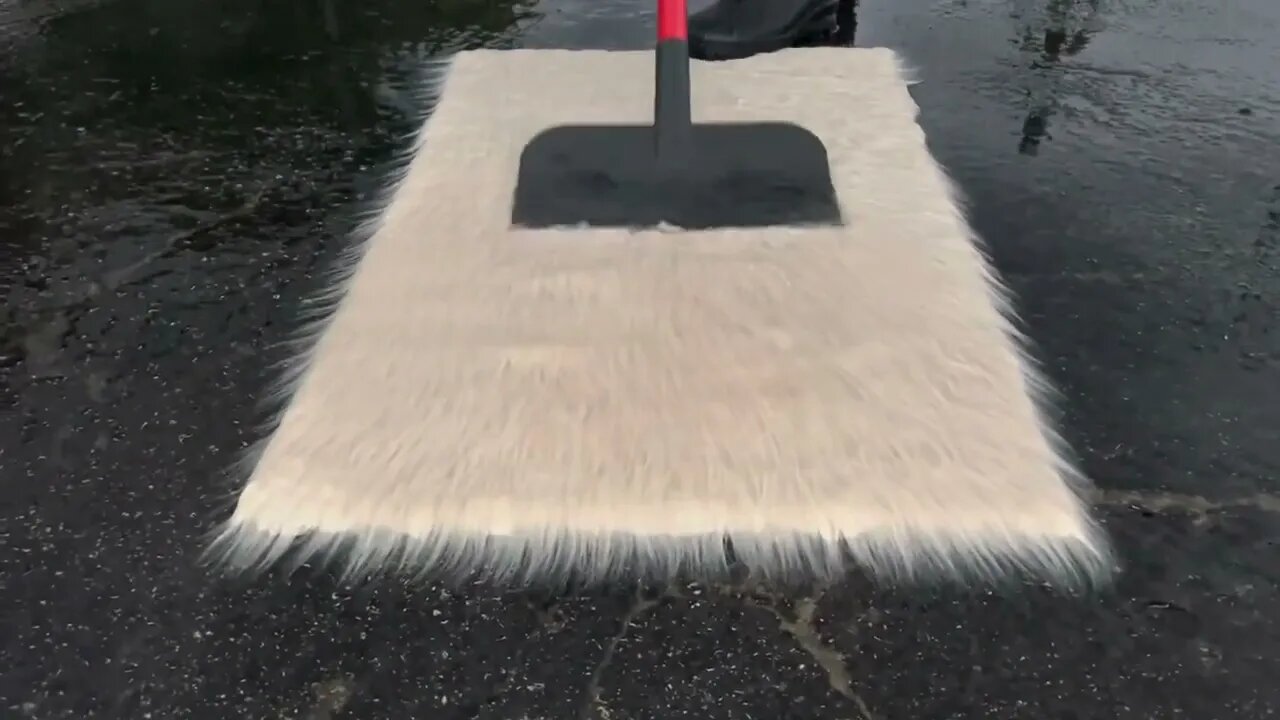 Oddly satisfying ASMR video of a fluffy white rug being washed. Carpet scraping, brushing, scrubbing