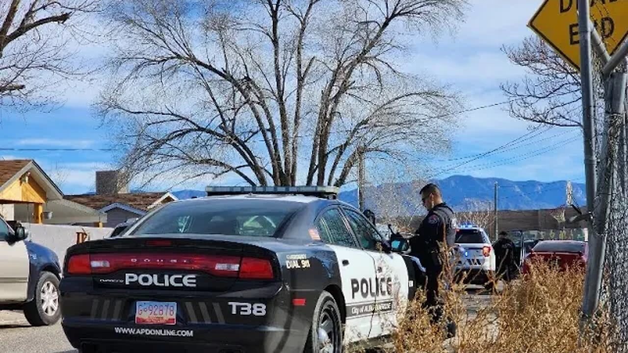 Albuquerque pd and tactical apprehend 3 suspects!