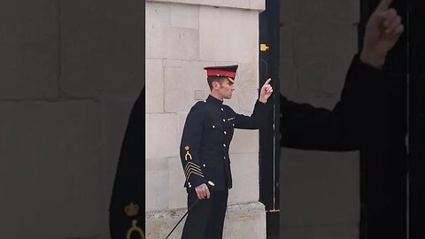 Make sure you're shoulders are level with the arch so you can see up and down whitehall #kingsguard