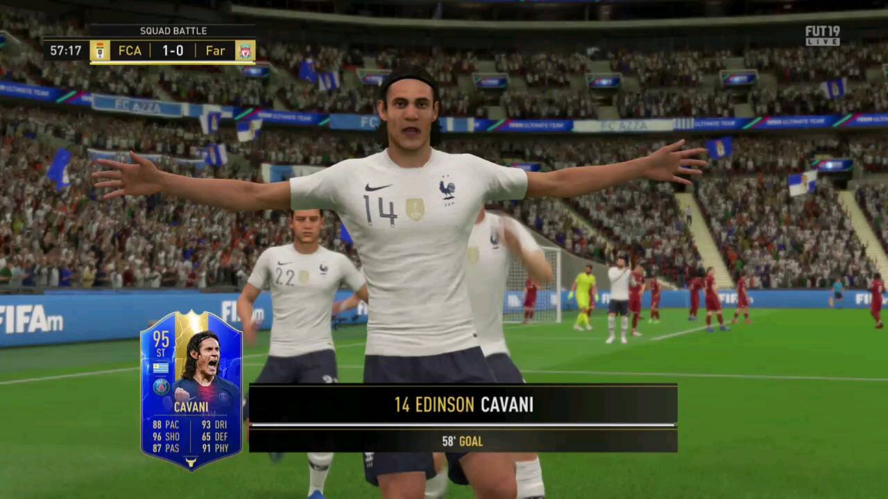 FIFA FUT Squad Battles - Edison Cavani scores a stunner from a corner kick