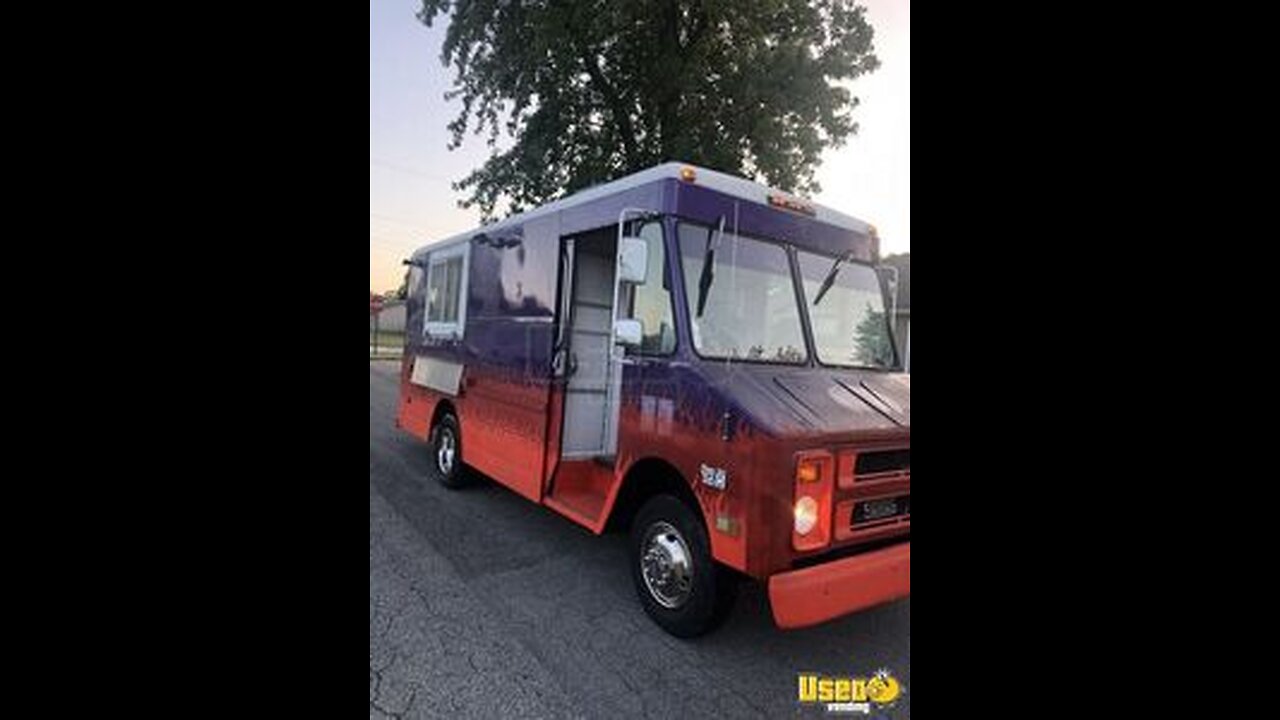 Used - 20' Chevrolet P30 Step Van Food Truck with 2023 Professionally Built Kitchen for Sale