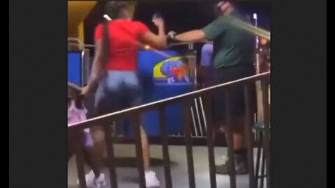 Amusement Ride Worker Gets Beat After Hitting A Mother And Child - HaloRockNews