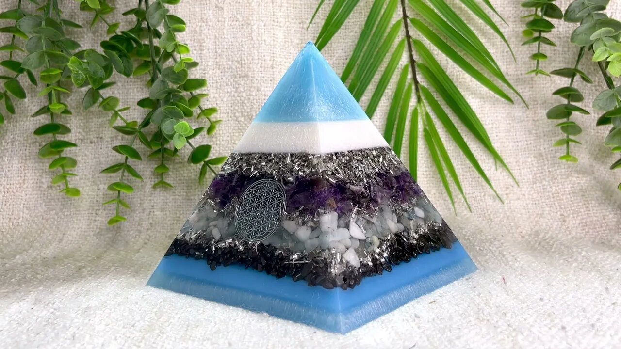 Ascension Orgonites Pyramid - Astrology Series - AQUARIUS