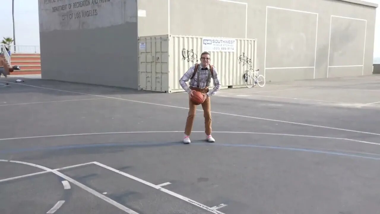 Nerd Exposes Hostile Hoopers at Venice Beach 6