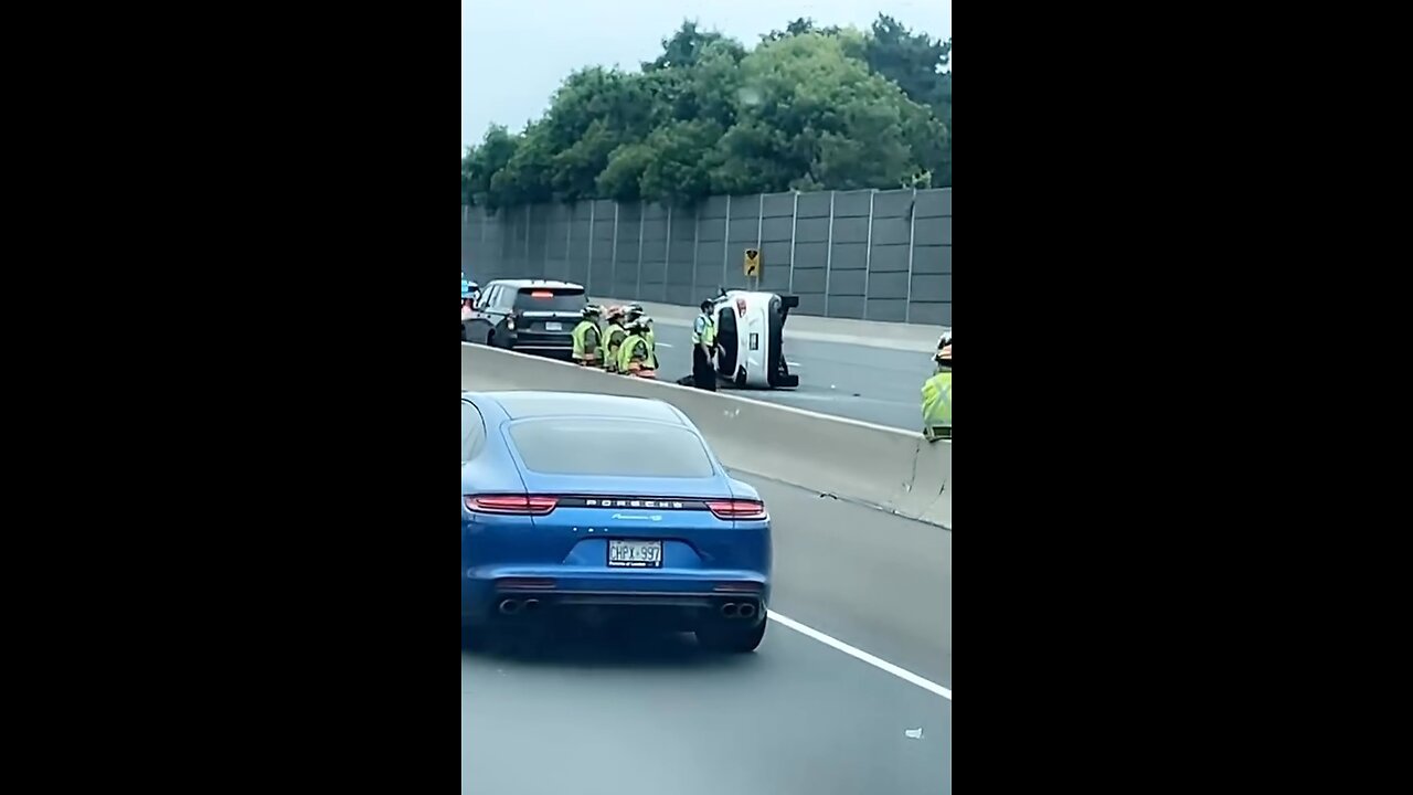 Vehicle Rollover On Highway 401 Toronto