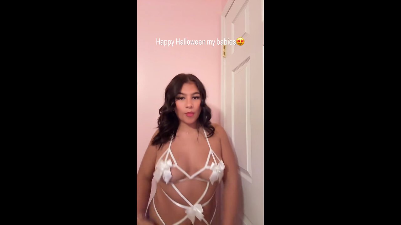 Holly Hennessy Wishes You A happy Halloween