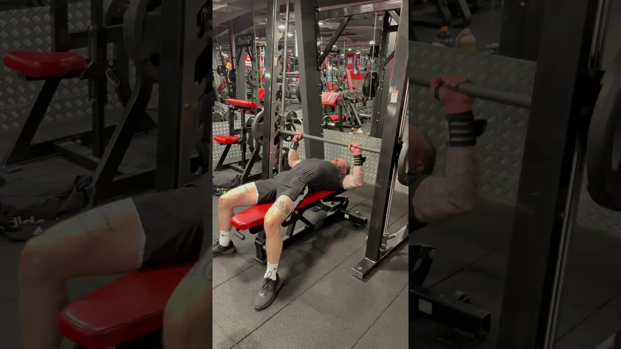 THIS EXERCISE WILL GIVE YOU THAT ULTIMATE CHEST PUMP #youtuber #fitnesslife #gymworkout #viral #gym