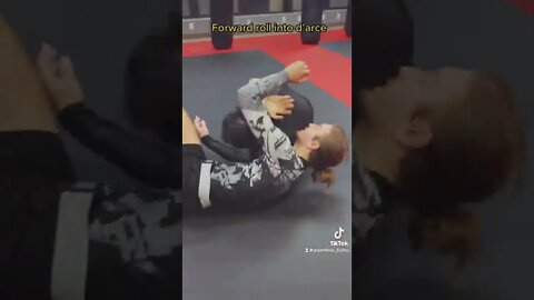 Forward roll into D’arce #martialarts #mma #bjj