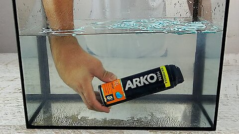 EXPERIMENTO SPRAYING ARKO HOMENS SUBAQUÁTICOS