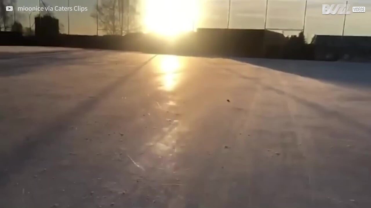 Ce Norvégien de deux ans est un prodige du hockey