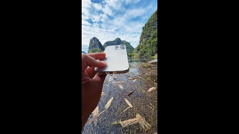 Kukukakakk I put my iPhone into a beautiful natural lake