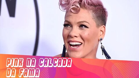 Pink ganha estrela na Calçada da Fama em Hollywood | FM News