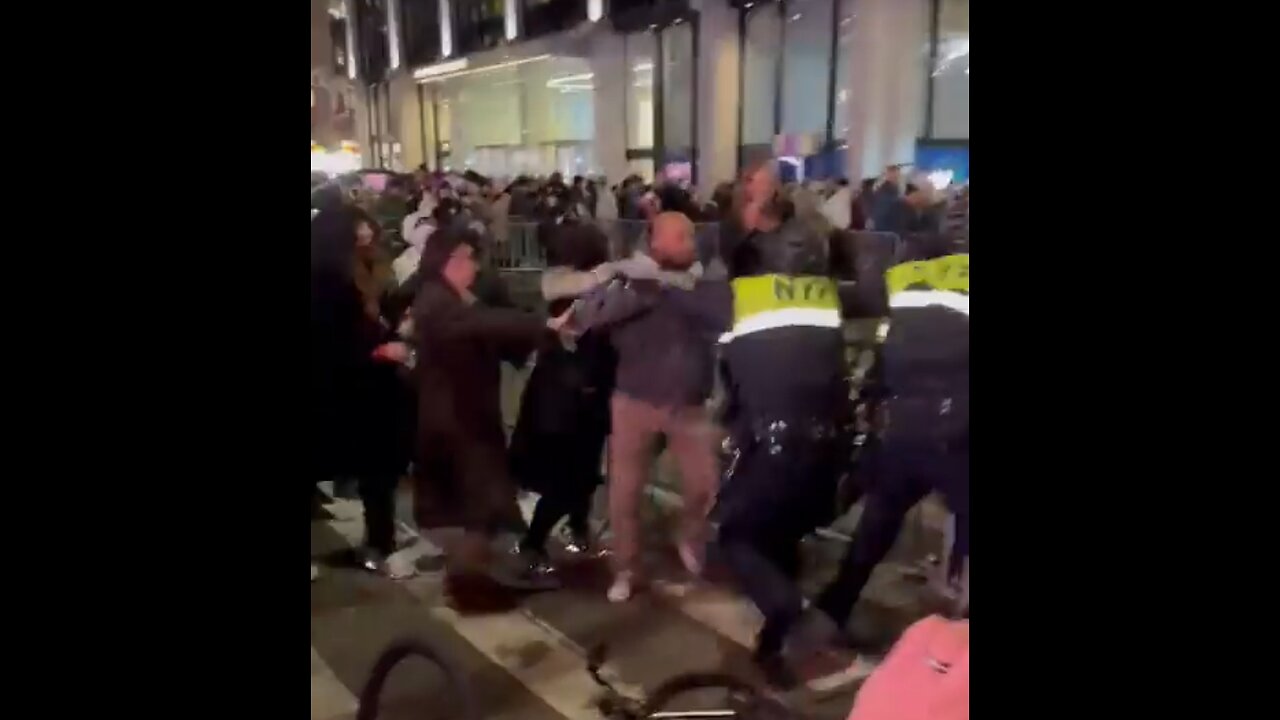 Pro-Hamas Protesters Attack Cops in NYC
