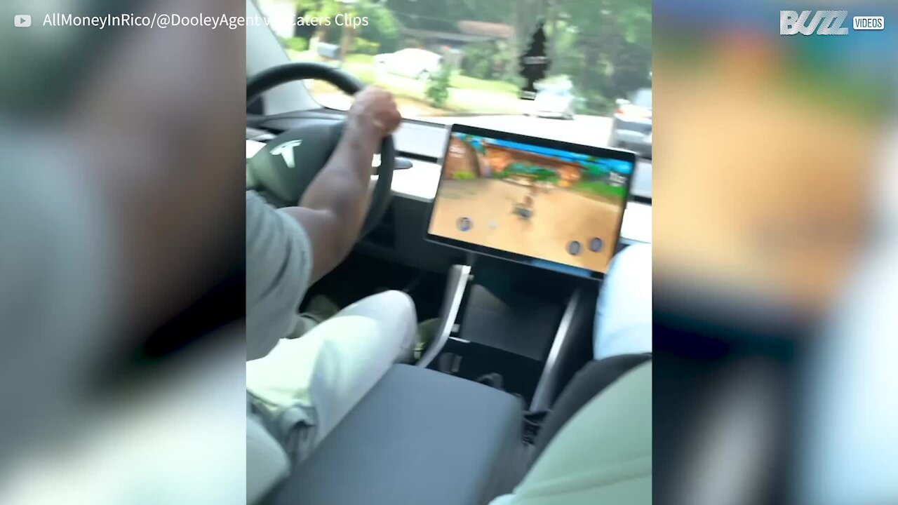 Já é possível jogar videojogos com um volante de um Tesla!