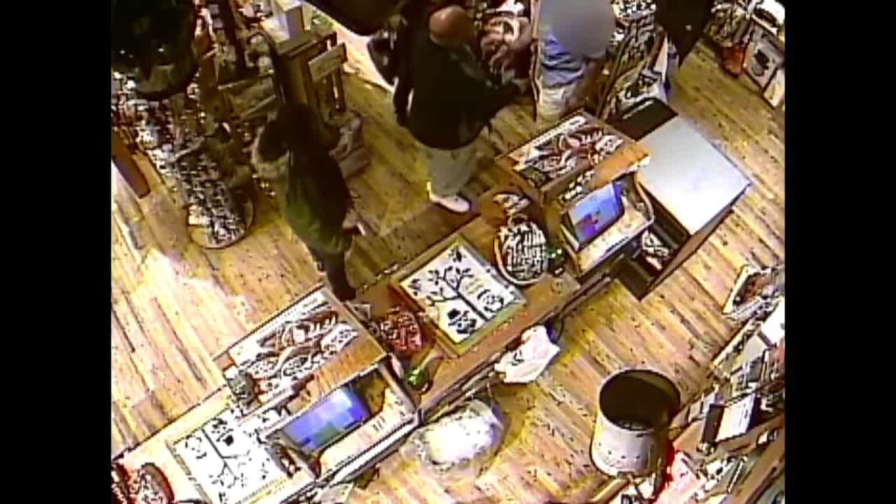 Attacker slams 16-year-old Germantown Cracker Barrel employee and destroys merchandise